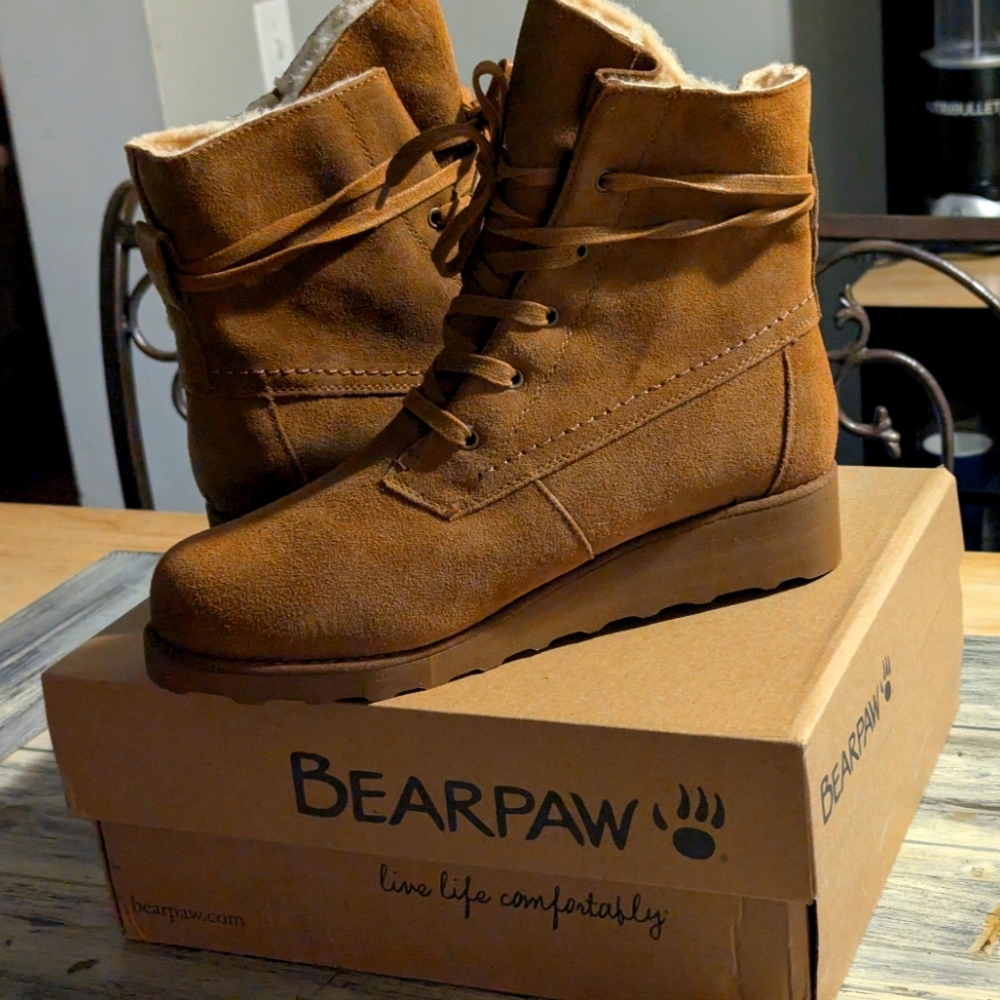 BearPaw Tan Lace-Up Boots NO BOX